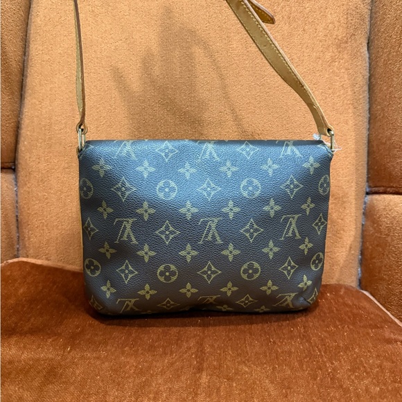 Authentic Louis Vuitton Musette Tango short shoulder Monogram bag. - Picture 2 of 16